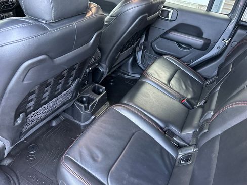 Used 2022 Jeep Gladiator Rubicon w/ Cold Weather Group image 13