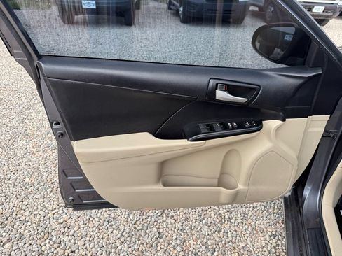 Used 2014 Toyota Camry LE FWD image 29