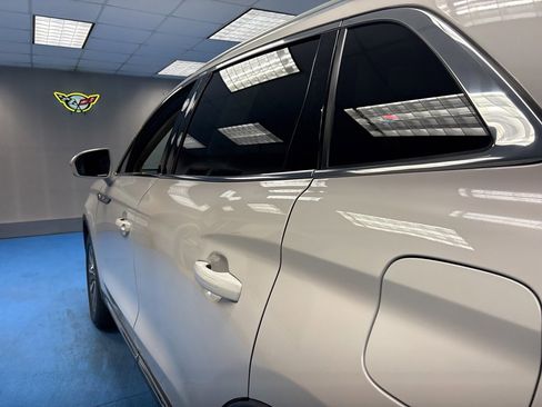 Used 2019 Lincoln Nautilus Select image 18