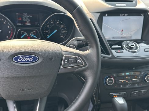 Used 2017 Ford Escape Titanium FWD image 29