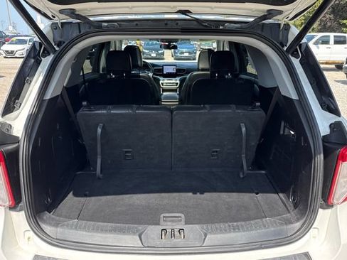 Used 2021 Ford Explorer XLT w/ Equipment Group 202A AWD/4WD image 12