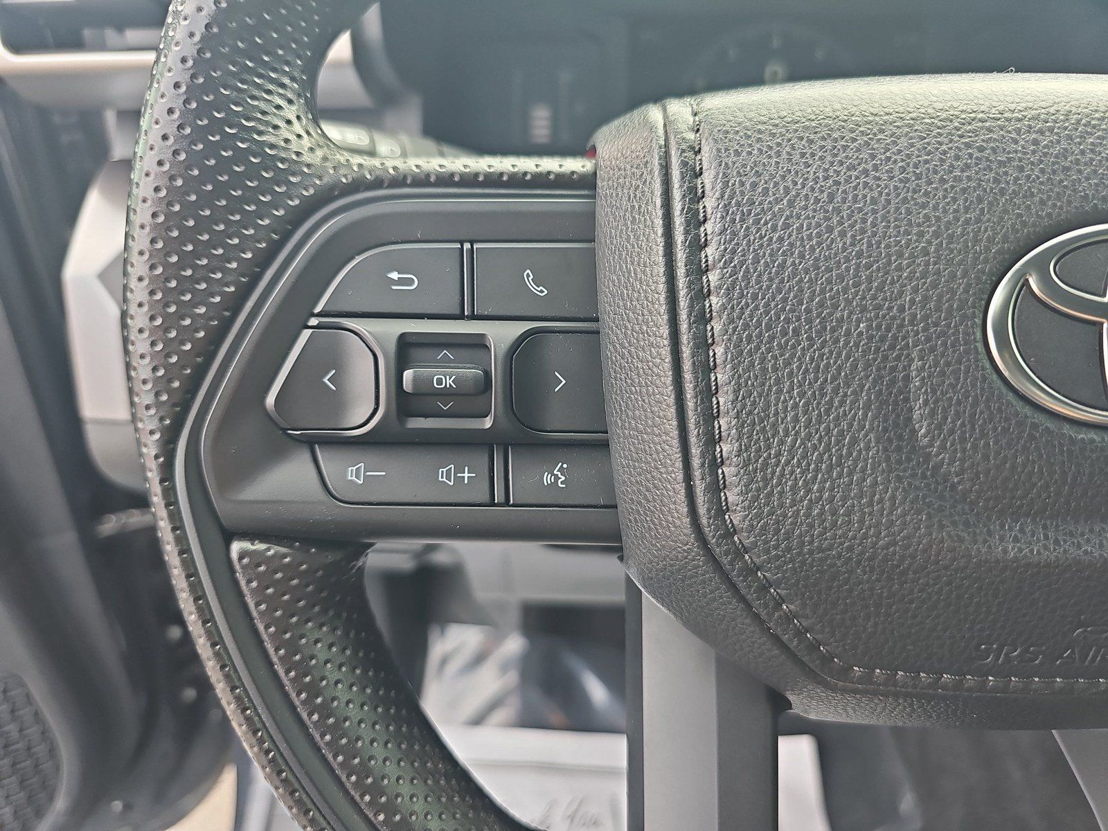 Used 2024 Toyota Tacoma SR5 AWD/4WD image 14