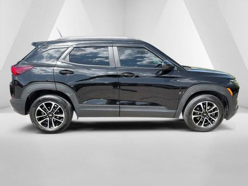 Used 2025 Chevrolet TrailBlazer LT w/ LT Cold Weather Package FWD image 8