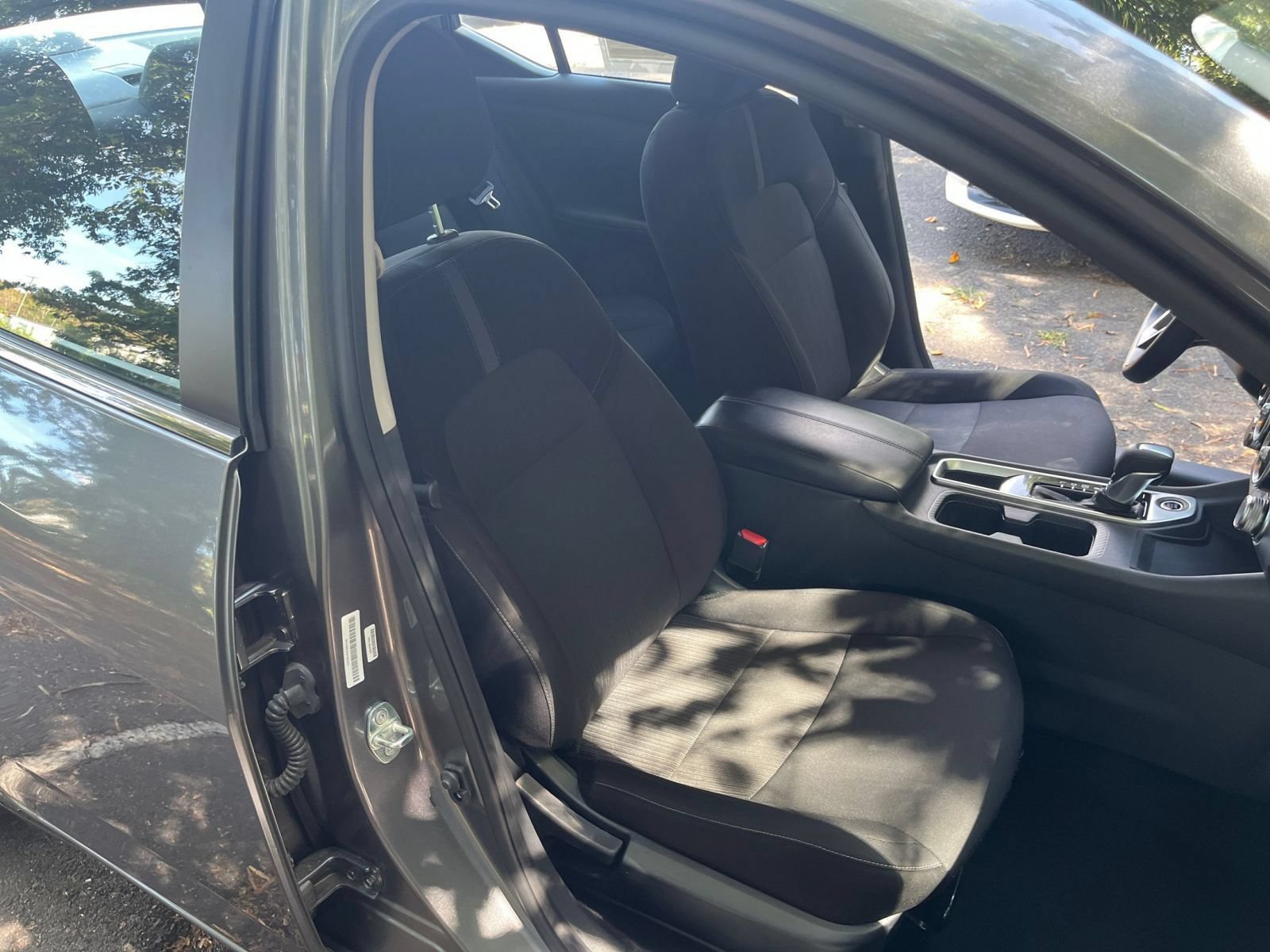 Used 2025 Nissan Sentra SV FWD image 37