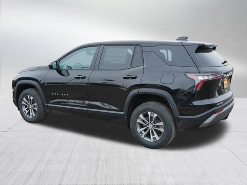 New 2026 Chevrolet Equinox LT w/ Convenience Package II image 2