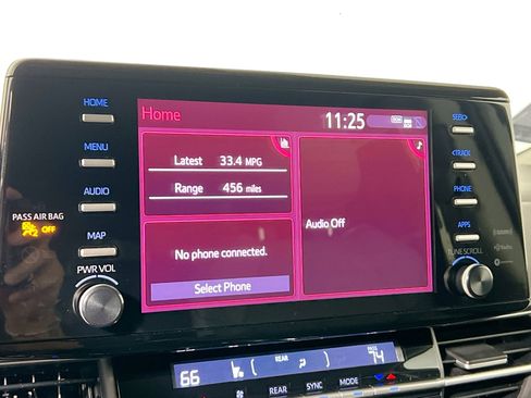 Used 2024 Toyota Sienna XLE image 27