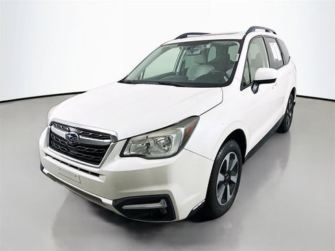 Used 2018 Subaru Forester 2.5i Premium image 3