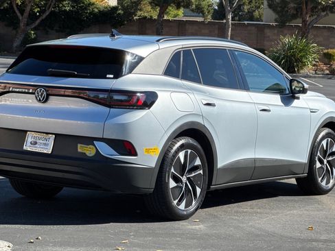 Used 2022 Volkswagen ID.4 Pro image 4