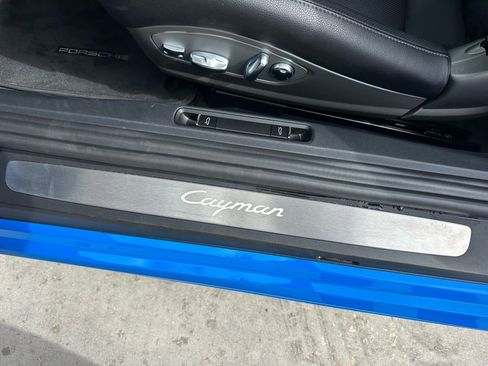 Used 2025 Porsche 718 Cayman image 42
