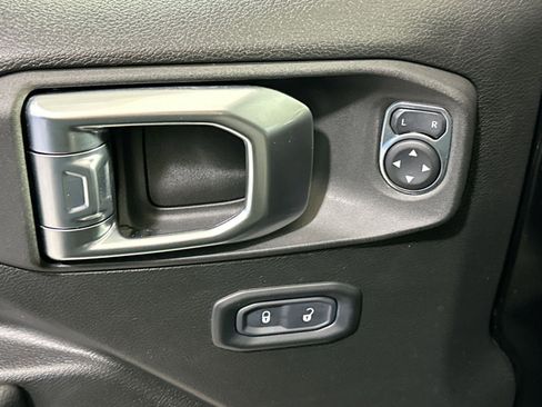 Used 2022 Jeep Wrangler Sport S image 16