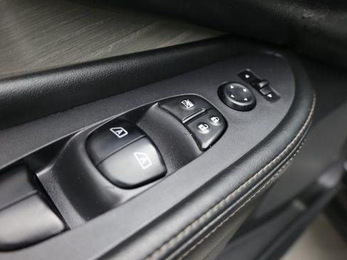 Used 2018 Nissan Murano SV FWD image 15