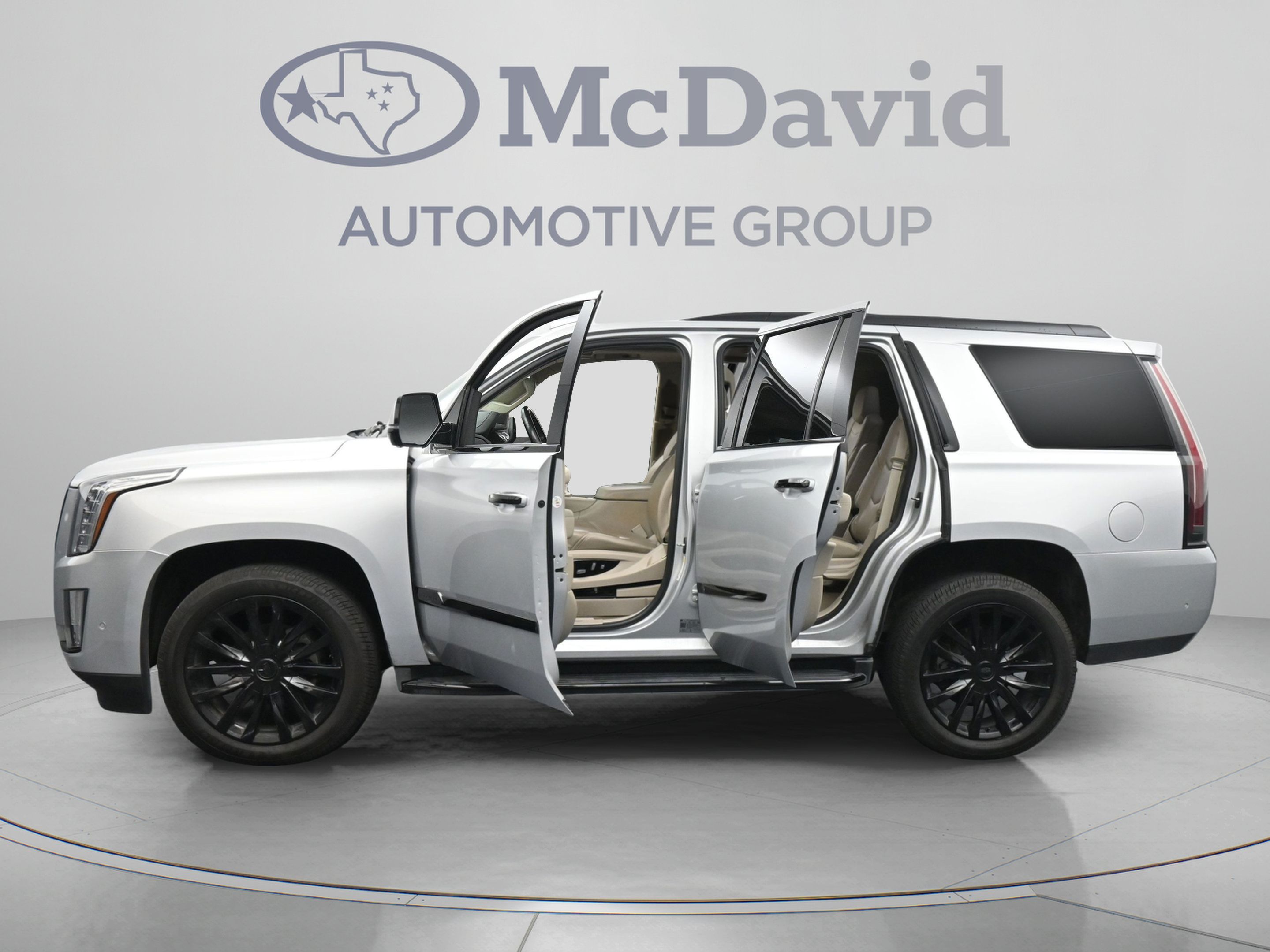 Used 2019 Cadillac Escalade Luxury w/ LPO, Radiant Package AWD/4WD image 43