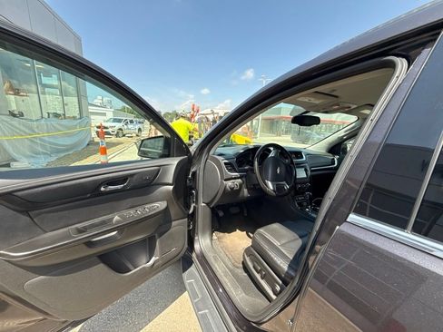 Used 2017 Chevrolet Traverse LT FWD image 23