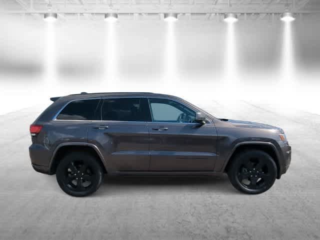 Used 2015 Jeep Grand Cherokee Altitude AWD/4WD image 9