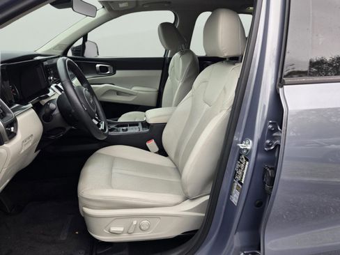 Used 2023 Kia Sorento S w/ Panoramic Sunroof Package image 15