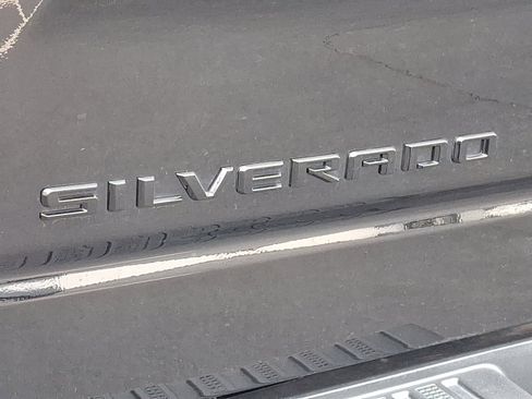 Used 2020 Chevrolet Silverado 1500 LT Trail Boss w/ Midnight Edition image 31