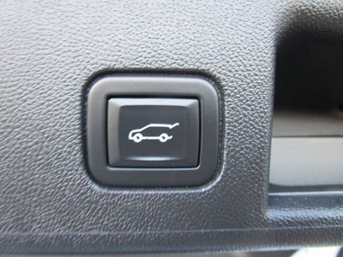 Used 2022 Chevrolet Equinox RS image 23