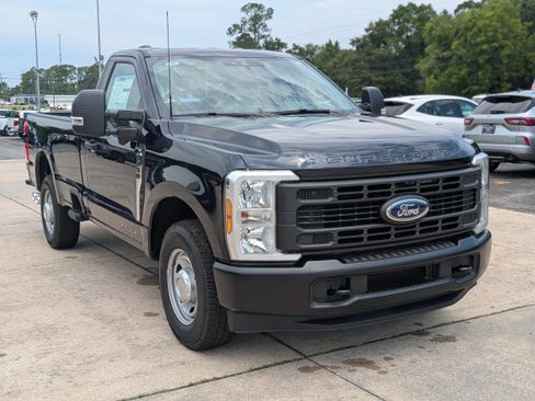 Used 2025 Ford F250 XL w/ 360-Degree Camera Package RWD image 6