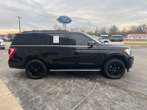 Used 2020 Ford Expedition XLT w/ Equipment Group 202A AWD/4WD image 4