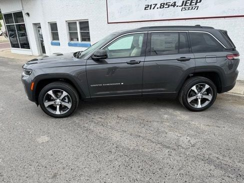 New 2026 Jeep Grand Cherokee Limited AWD/4WD image 2