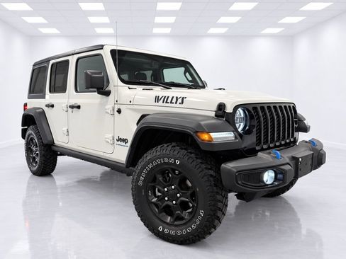 Used 2023 Jeep Wrangler Unlimited w/ 8.4" Radio Group AWD/4WD image 7