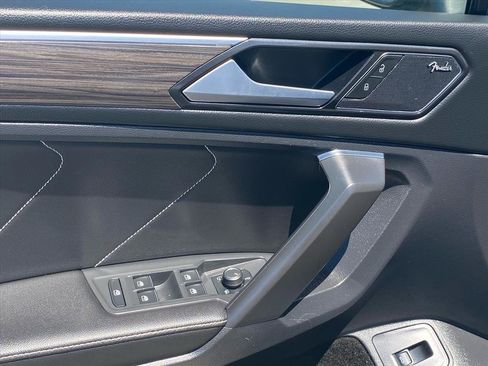 Certified 2022 Volkswagen Tiguan SEL R-Line AWD/4WD image 18