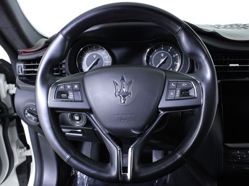 Used 2021 Maserati Quattroporte S image 23