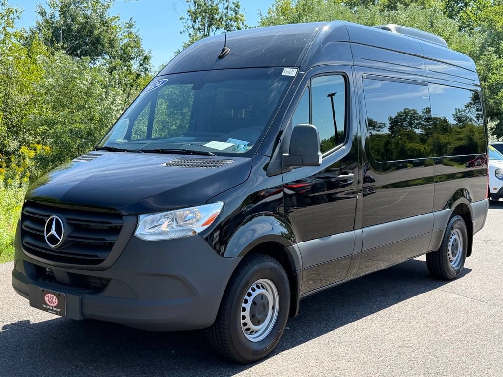 Used 2024 Mercedes-Benz Sprinter 2500 image 31
