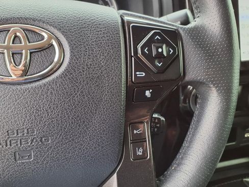 Certified 2022 Toyota 4Runner TRD Off-Road AWD/4WD image 23
