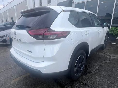 Used 2025 Nissan Rogue SV AWD/4WD image 12