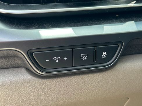 Used 2025 Kia Carnival LXS FWD image 28
