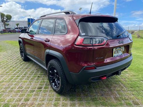 Used 2021 Jeep Cherokee Trailhawk w/ Technology Group AWD/4WD image 5