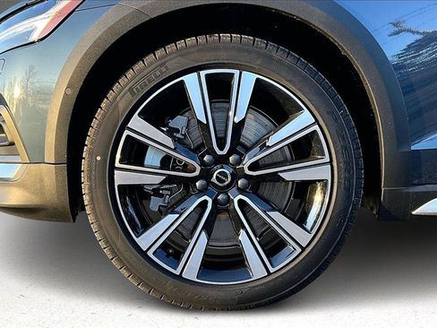 New 2026 Volvo V60 B5 Cross Country Ultra w/ Climate Package AWD/4WD image 13