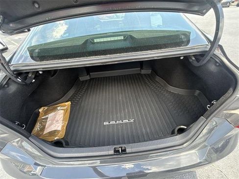 Used 2025 Toyota Camry SE w/ Convenience Package image 23
