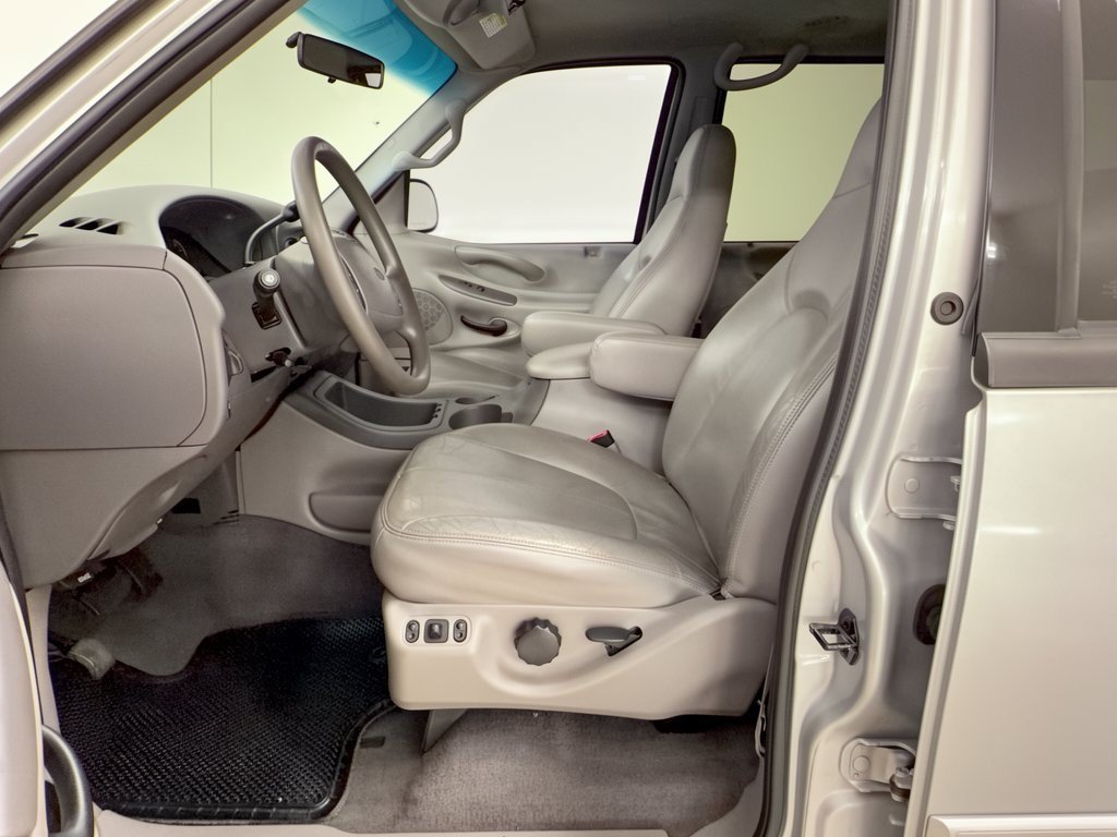 Used 1999 Ford Expedition XLT RWD image 5