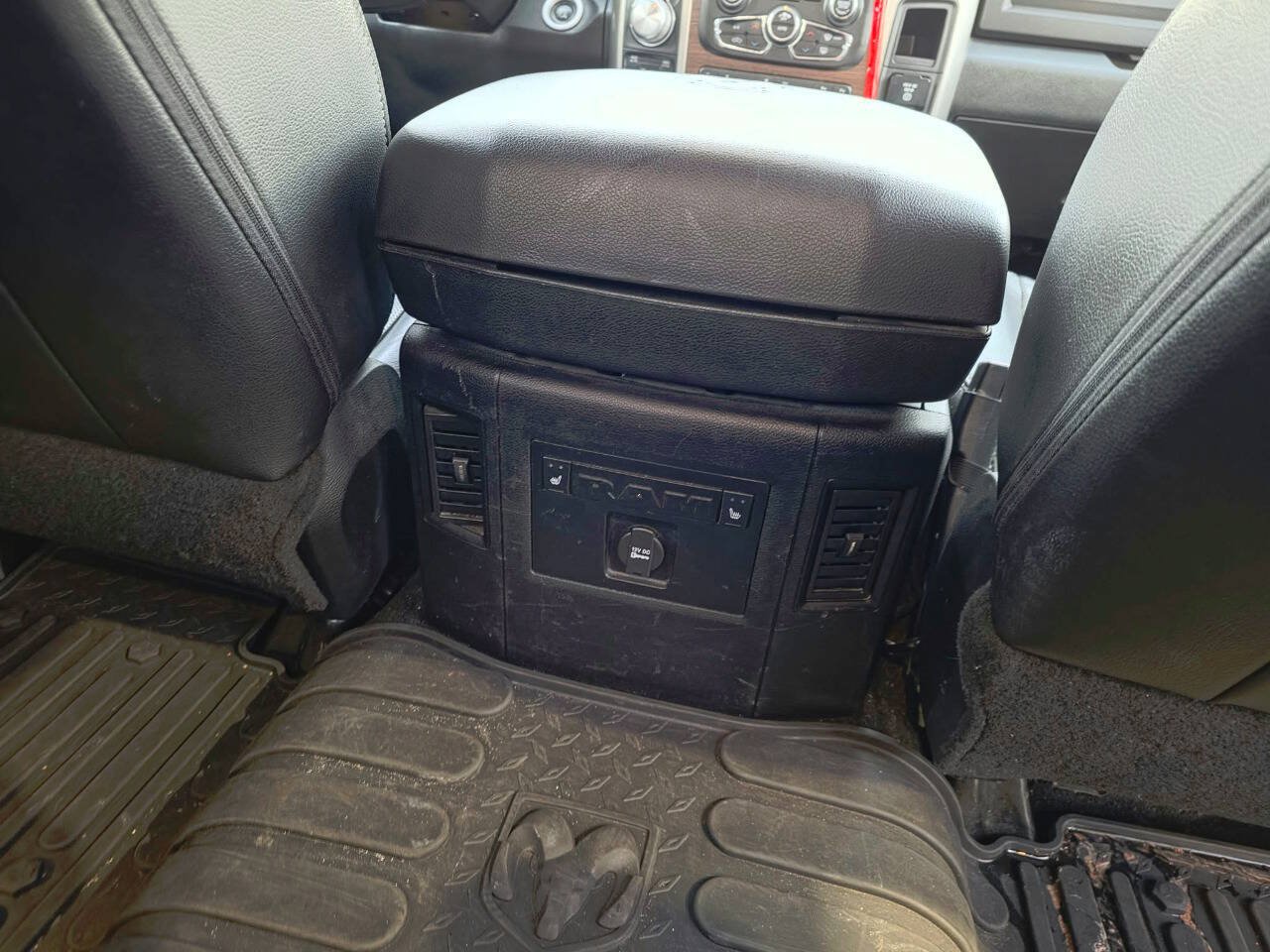 Used 2015 RAM 1500 Laramie w/ Convenience Group AWD/4WD image 17