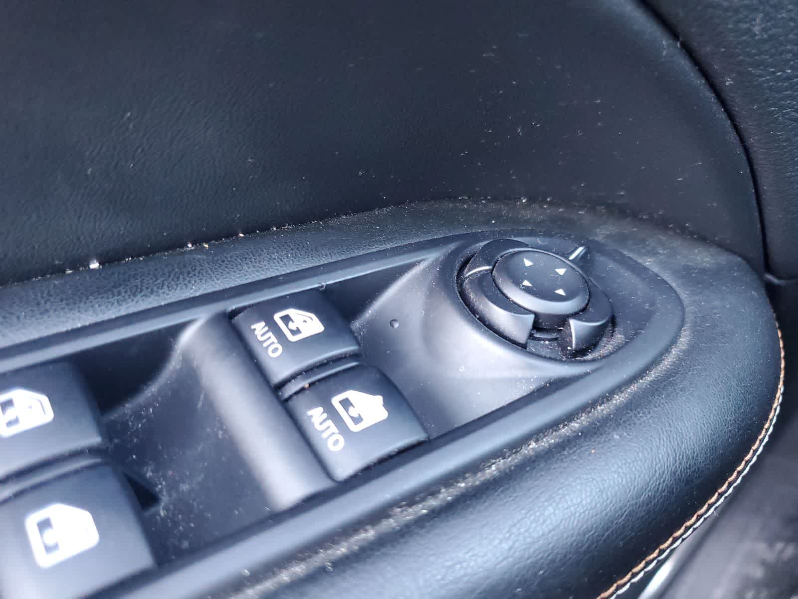 Used 2019 Jeep Compass Latitude FWD image 25