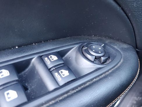 Used 2019 Jeep Compass Latitude FWD image 25