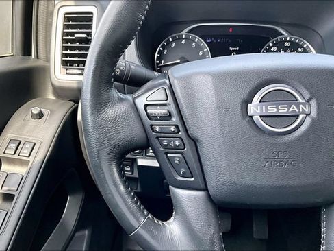 Used 2023 Nissan Frontier SV w/ SV Convenience Package AWD/4WD image 12