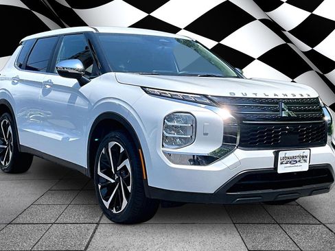 Used 2022 Mitsubishi Outlander ES AWD/4WD image 11