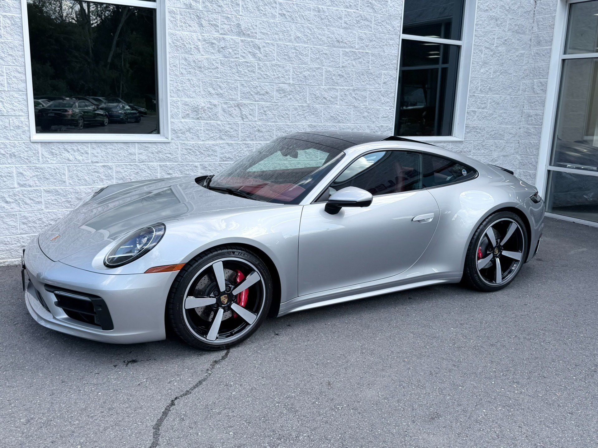 Used 2023 Porsche 911 Carrera S RWD image 2