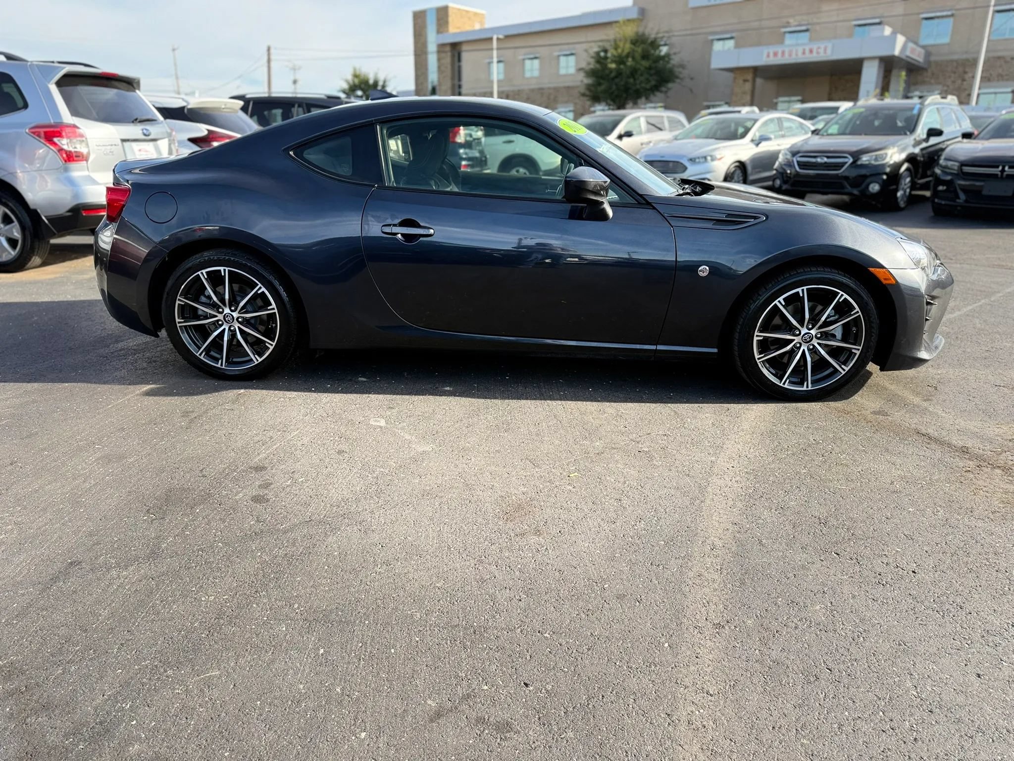 Used 2018 Toyota 86 RWD image 2