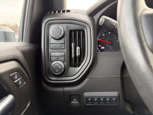 Used 2024 GMC Sierra 2500 Pro w/ Convenience Package image 23