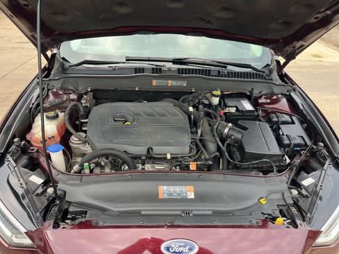 Used 2018 Ford Fusion SE w/ Fusion SE Technology Package FWD image 23