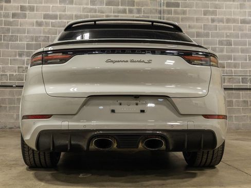 Used 2021 Porsche Cayenne Turbo S image 19