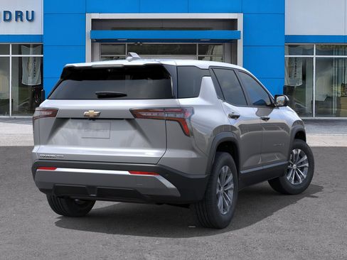 New 2026 Chevrolet Equinox LT w/ Convenience Package II AWD/4WD image 4