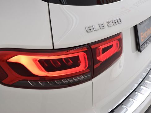 Used 2022 Mercedes-Benz GLB 250 4MATIC image 16