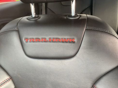 Used 2020 Jeep Cherokee Trailhawk w/ Cold Weather Group AWD/4WD image 24