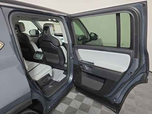 Used 2024 Rivian R1S Launch Edition Quad AWD/4WD image 19