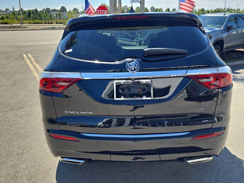 Used 2022 Buick Enclave Essence w/ Sport Touring Edition image 6